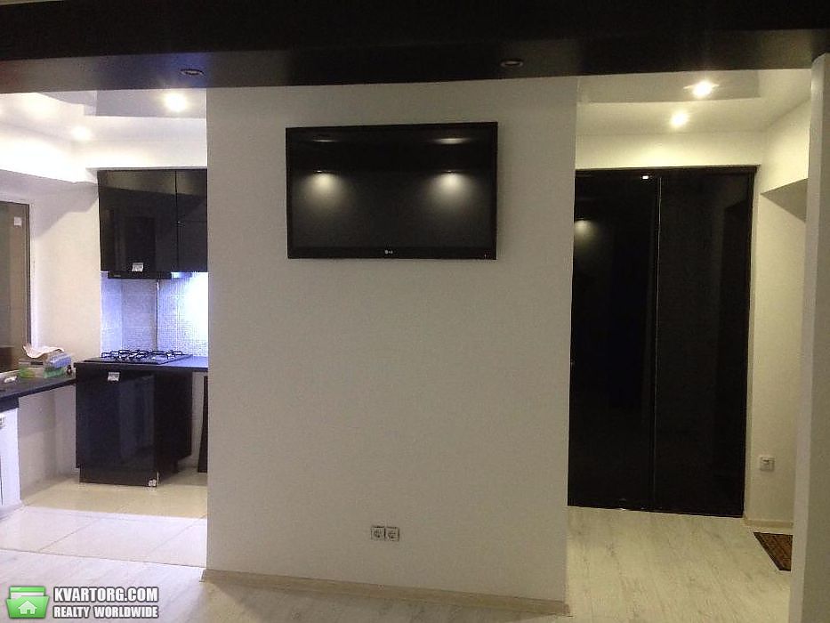 Rent out 1-room apartment. Киев,  Леси Украинки бул — photo 5