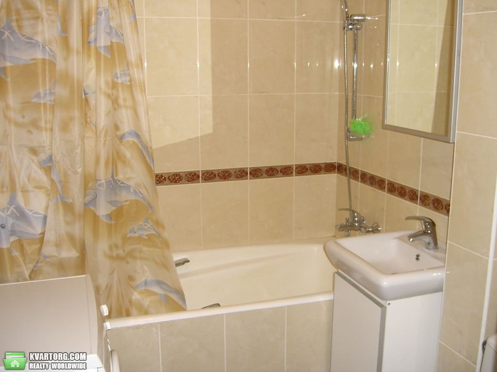 Rent out 1-room apartment. Киев,  Осенняя — photo 5