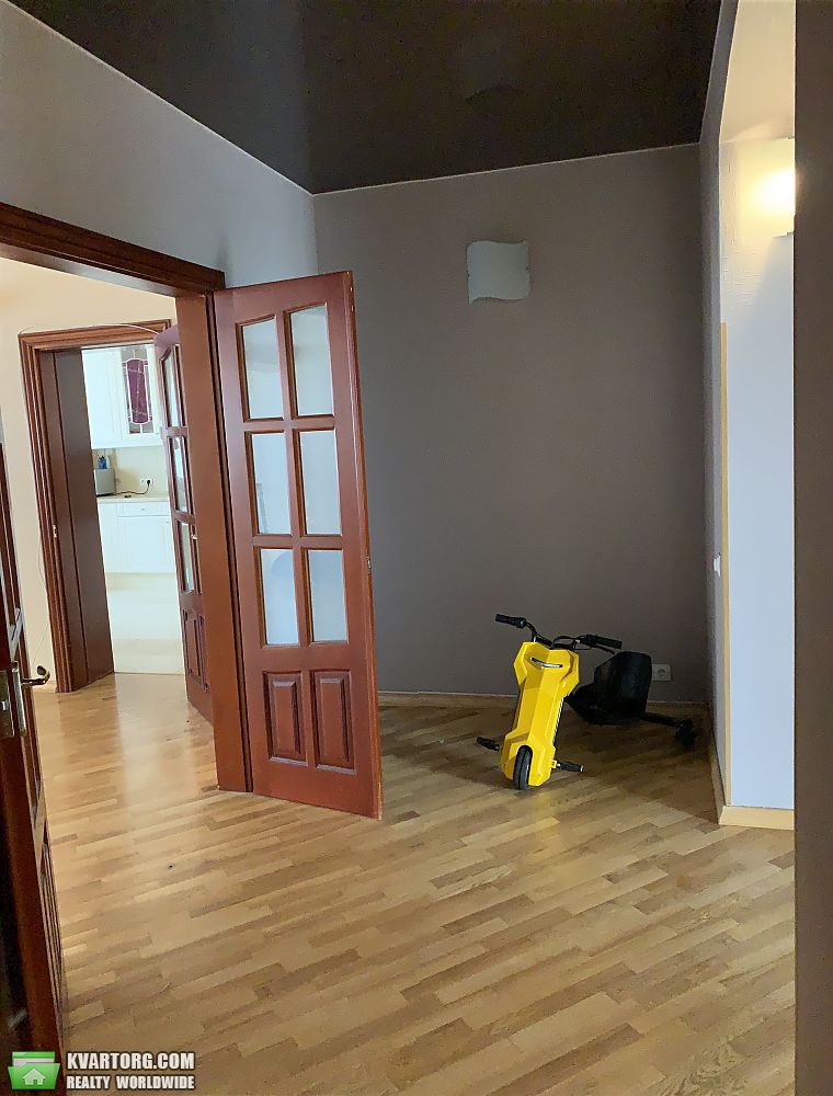 Sell 3-room apartment. Киев,  Ревуцкого — photo 9