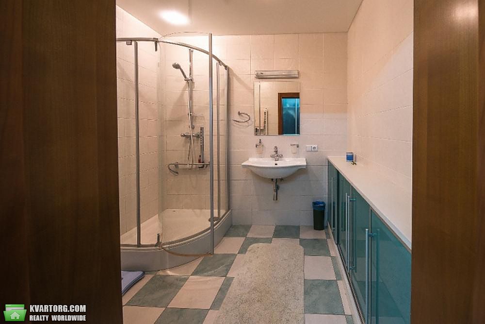 Rent out 4-room apartment. Киев,  Клиническая — photo 9