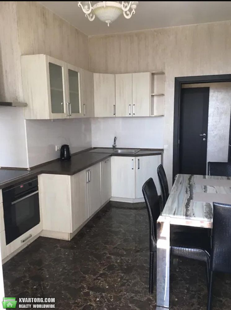 Rent out 2-room apartment. Киев,  Соломенская — photo 6