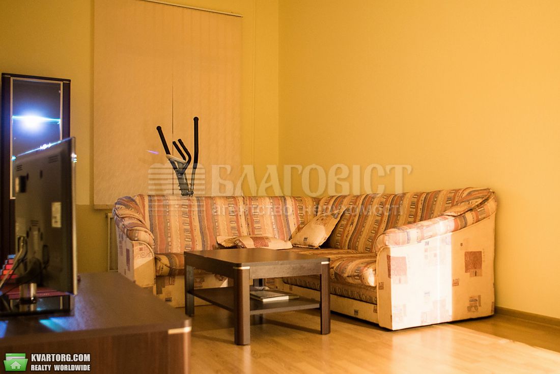 Rent out 2-room apartment. Киев,  Большая Житомирская — photo 1