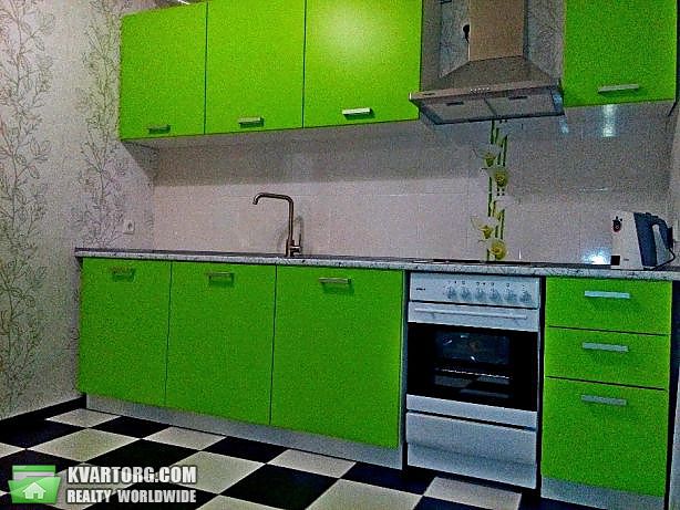 Rent out 1-room apartment. Киев, Олевская — photo 1
