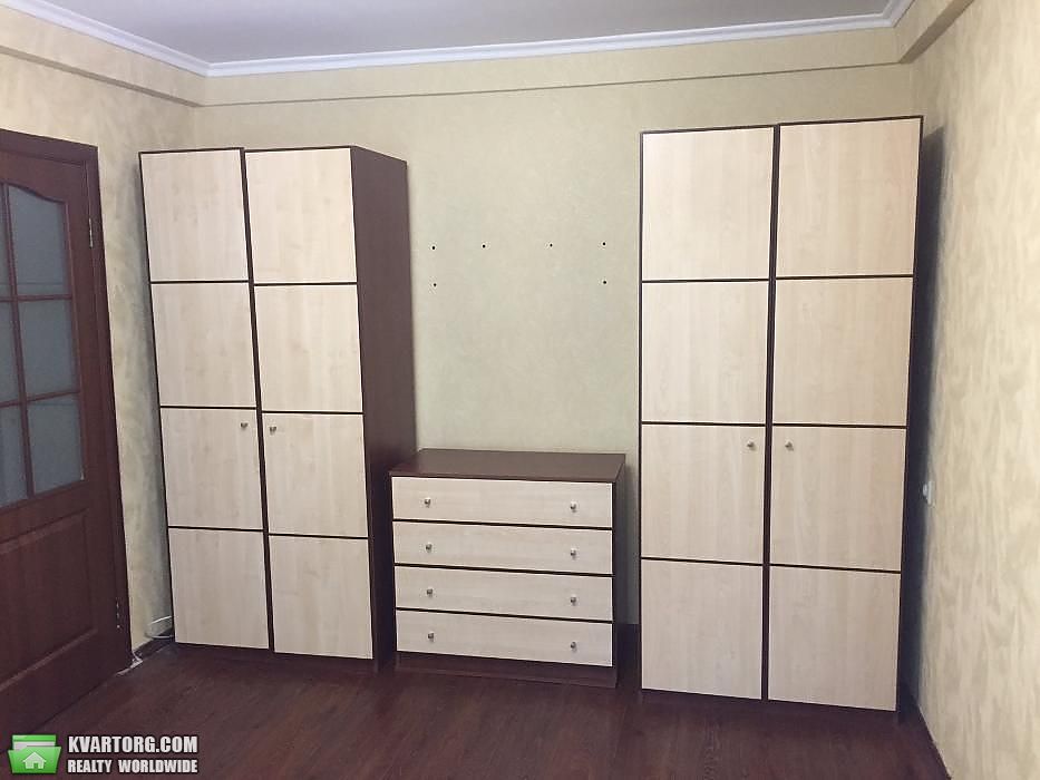 Sell 2-room apartment. Киев,  Салютная — photo 4