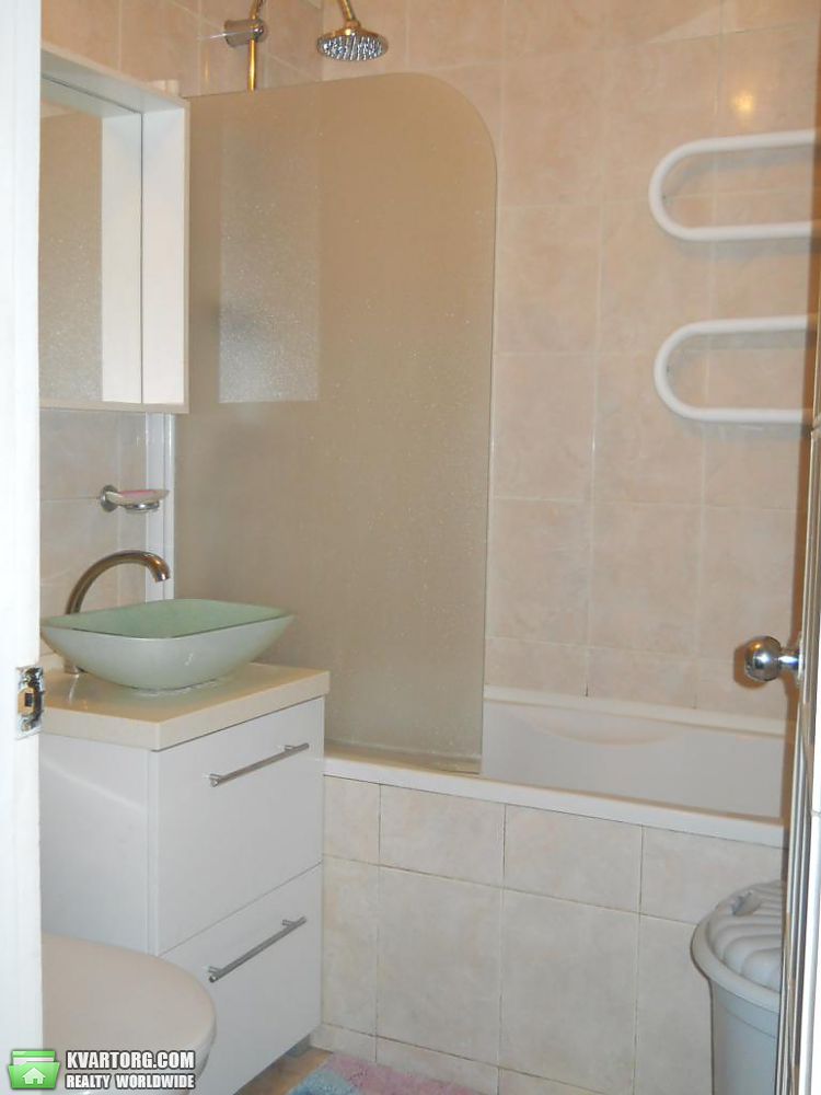 Rent out 3-room apartment. Киев,  Бастионная — photo 8