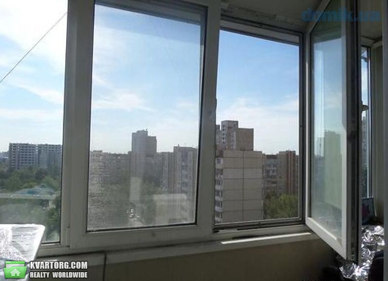 Sell 3-room apartment. Киев,  Бережанская — photo 1