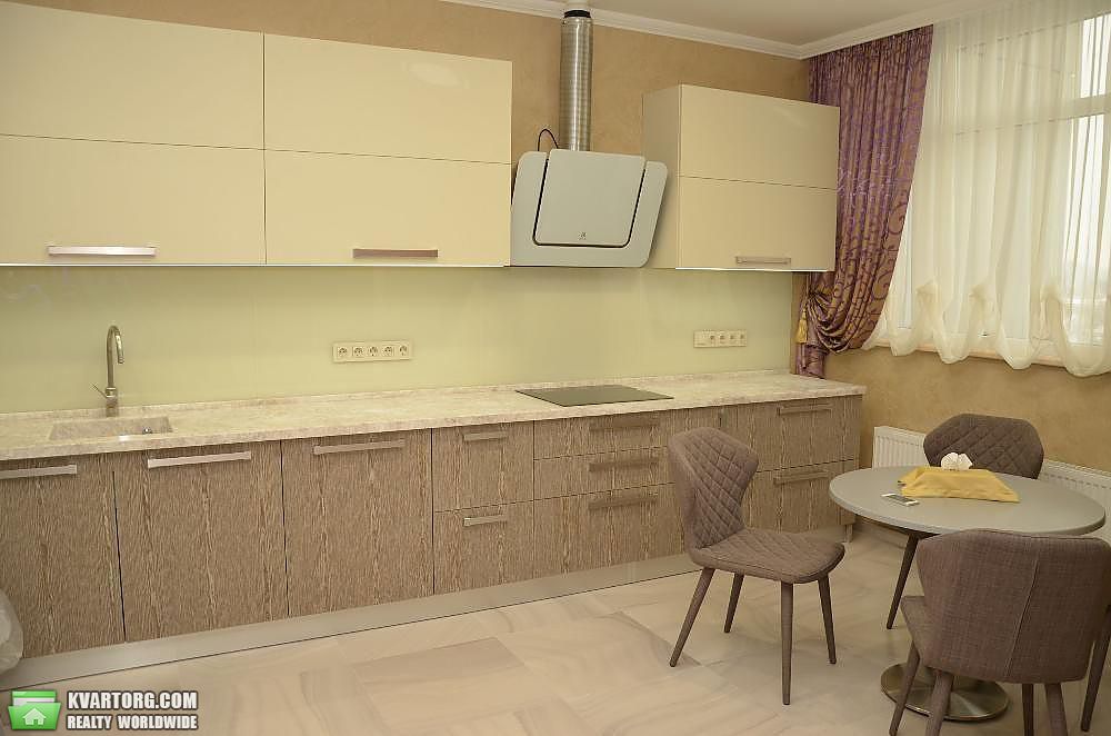 Rent out 4-room apartment. Киев,  Драгомирова — photo 3