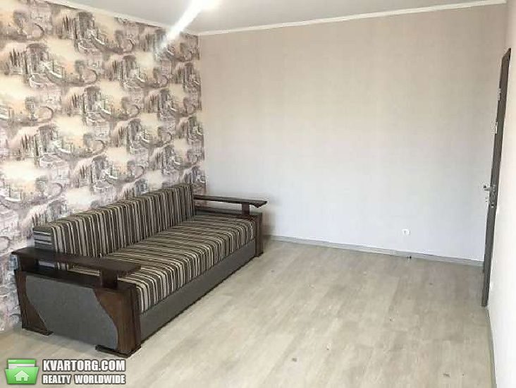 Sell 3-room apartment. Киев,  Маяковского — photo 1