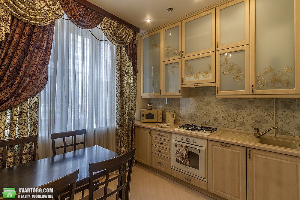 Rent out 1-room apartment. Киев, Златоустовская ул. — photo 8