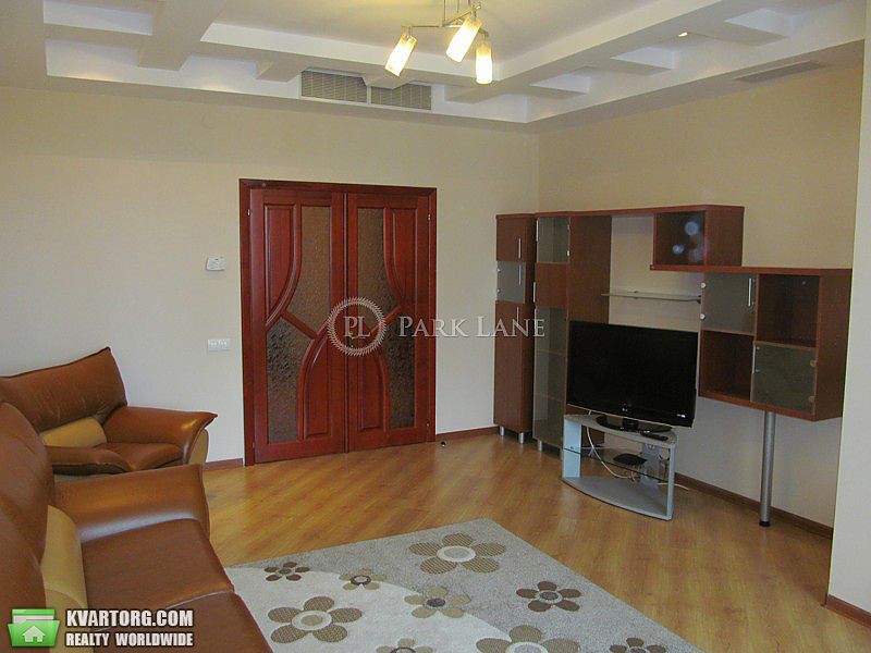 Rent out 2-room apartment. Киев,  Жилянская — photo 3