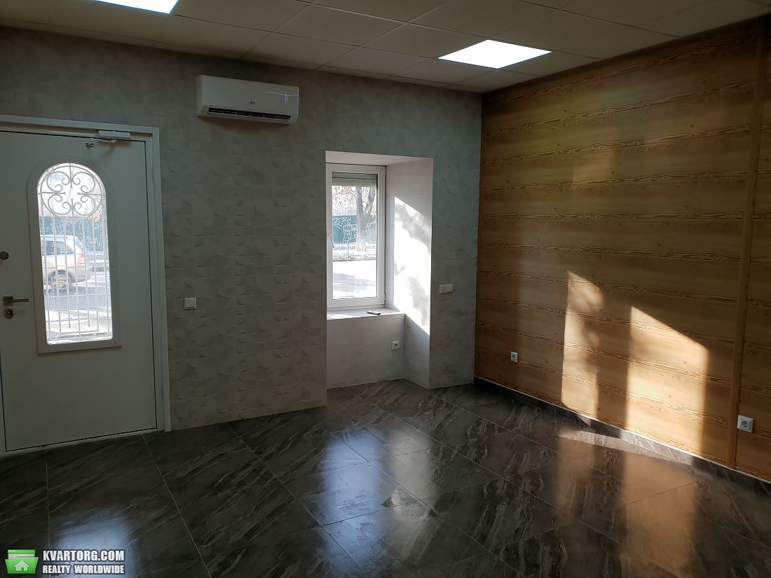 Rent out shop. Киев,  Жилянская — photo 1