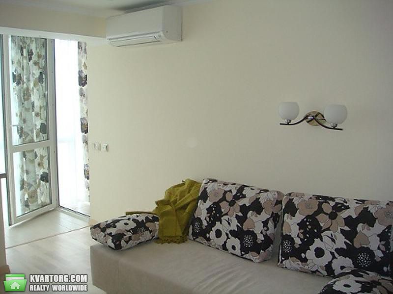 Rent out 1-room apartment. Киев,  Черновола — photo 1
