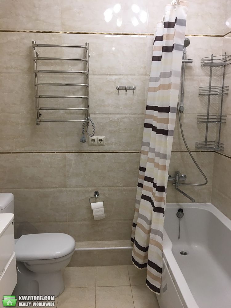Rent out 2-room apartment. Киев, жилянская — photo 4