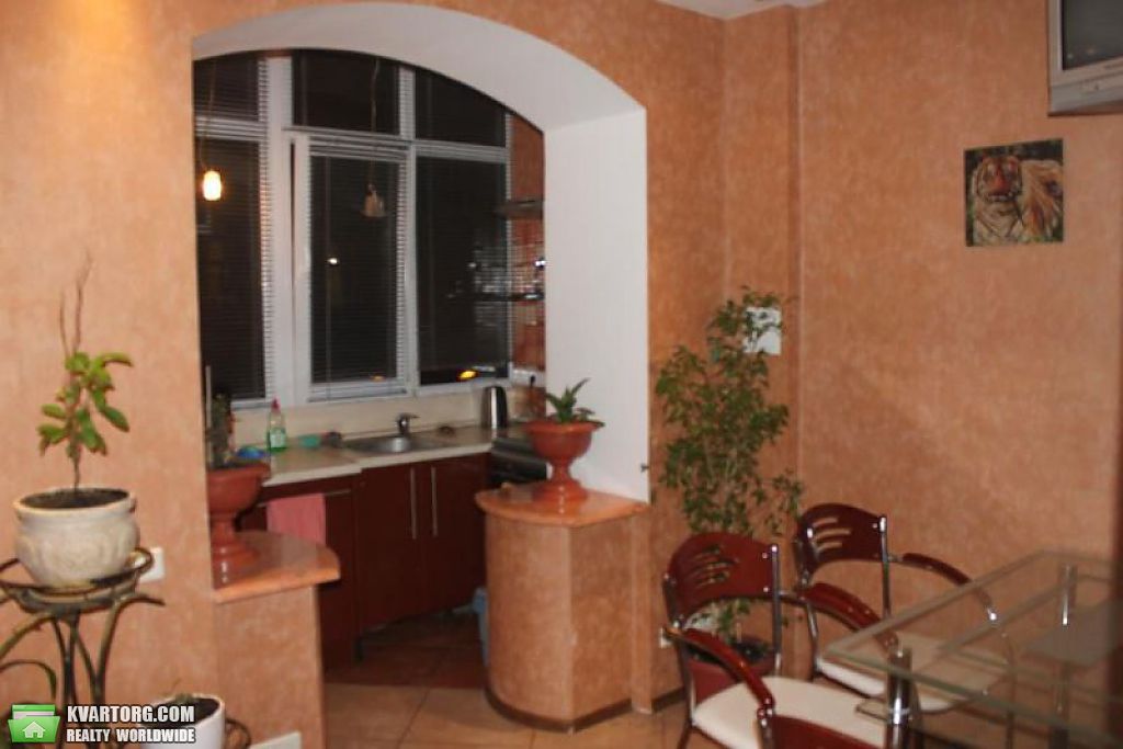 Sell 2-room apartment. Киев,  Малая Житомирская — photo 1