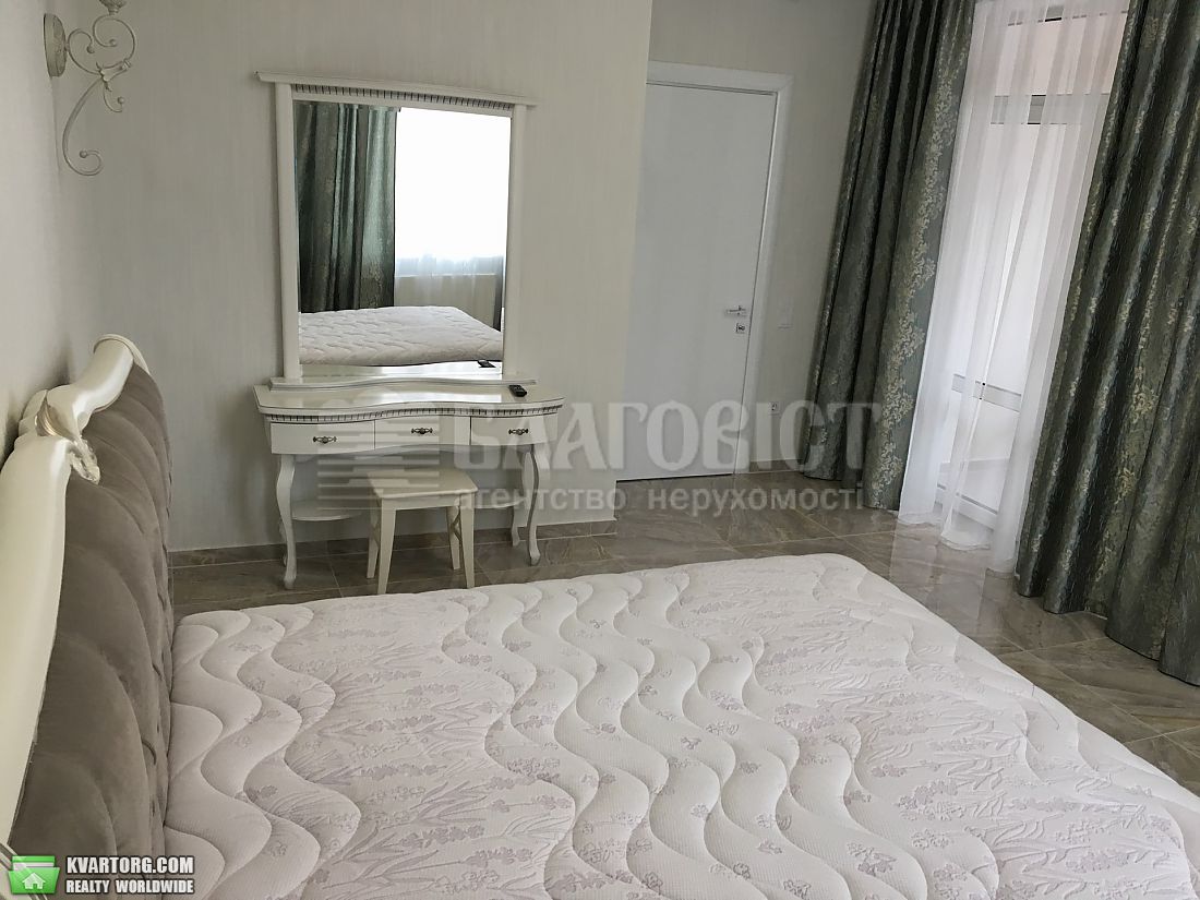 Rent out 2-room apartment. Киев, коновальца — photo 1