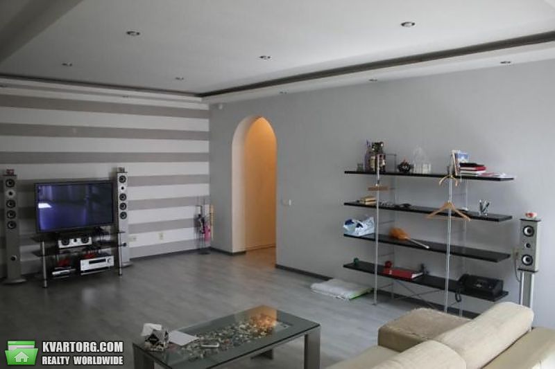 Sell 3-room apartment. Киев,  Декабристов — photo 1