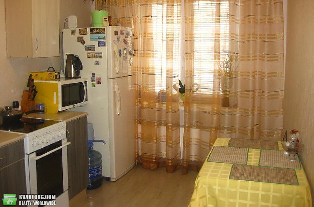 Rent out 2-room apartment. Киев, Героев Сталинграда пр — photo 3