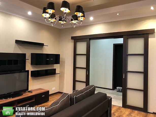 Rent out 2-room apartment. Киев, Деловая — photo 1