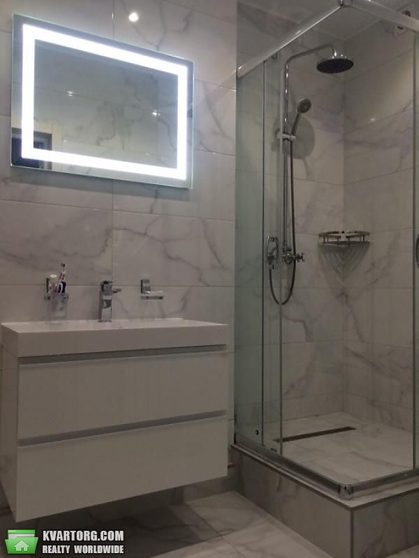 Rent out 3-room apartment. Киев,  Эрнста — photo 8