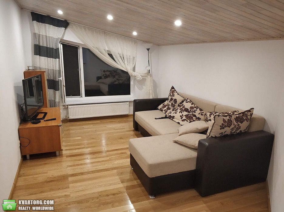 Rent out 2-room apartment. Киев, Оболонские сады — photo 1