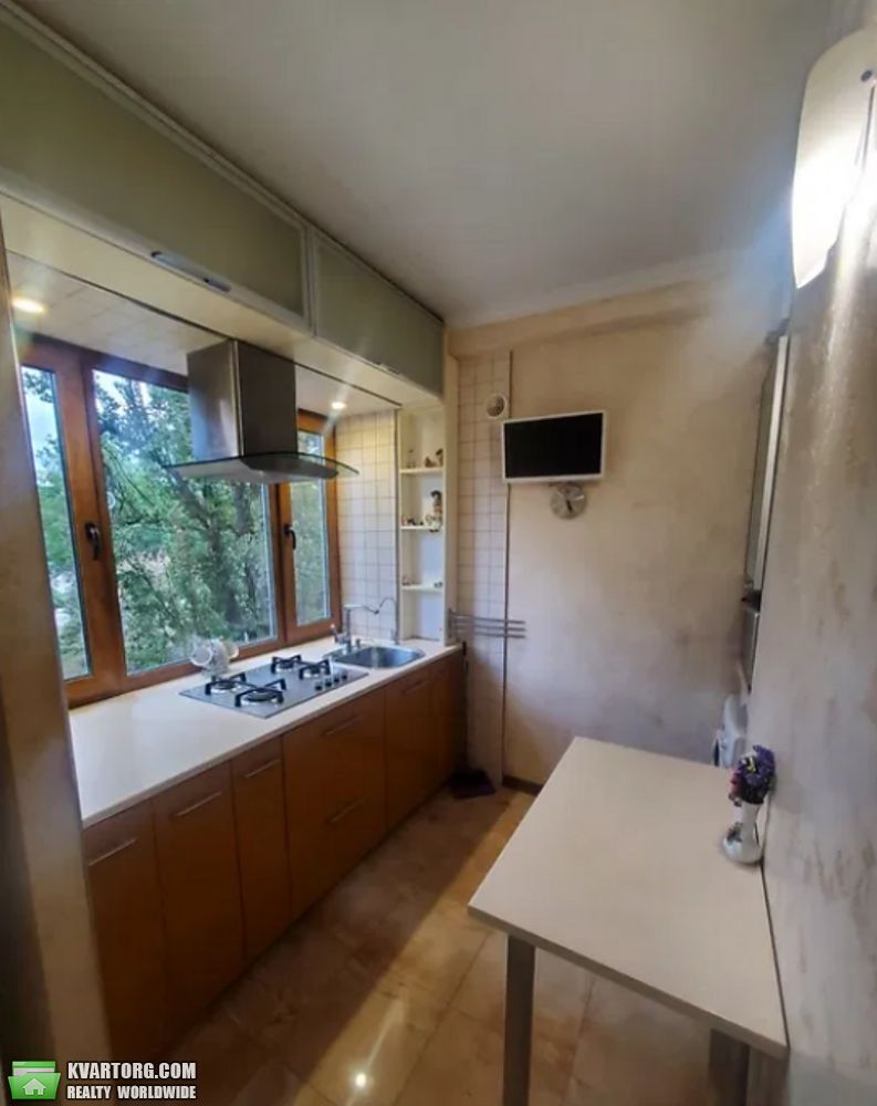 Rent out 2-room apartment. Киев,  Большая Васильковская — photo 3