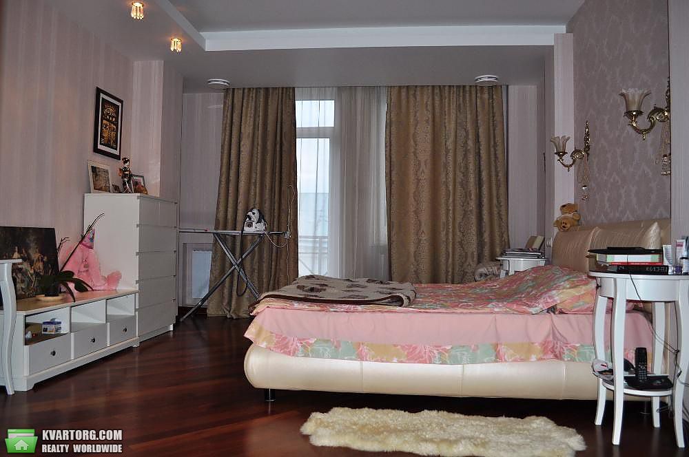 Rent out 3-room apartment. Киев,  Хоривая — photo 9