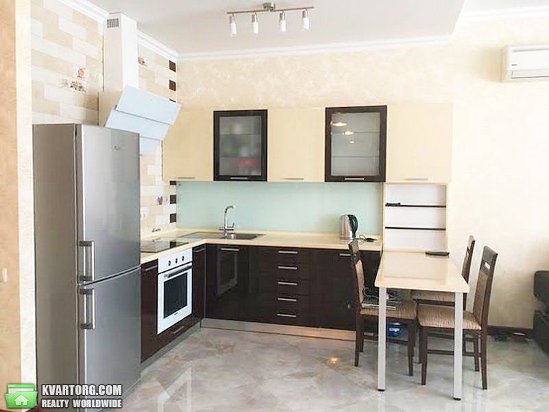 Rent out 2-room apartment. Киев,  Тургеневская — photo 2