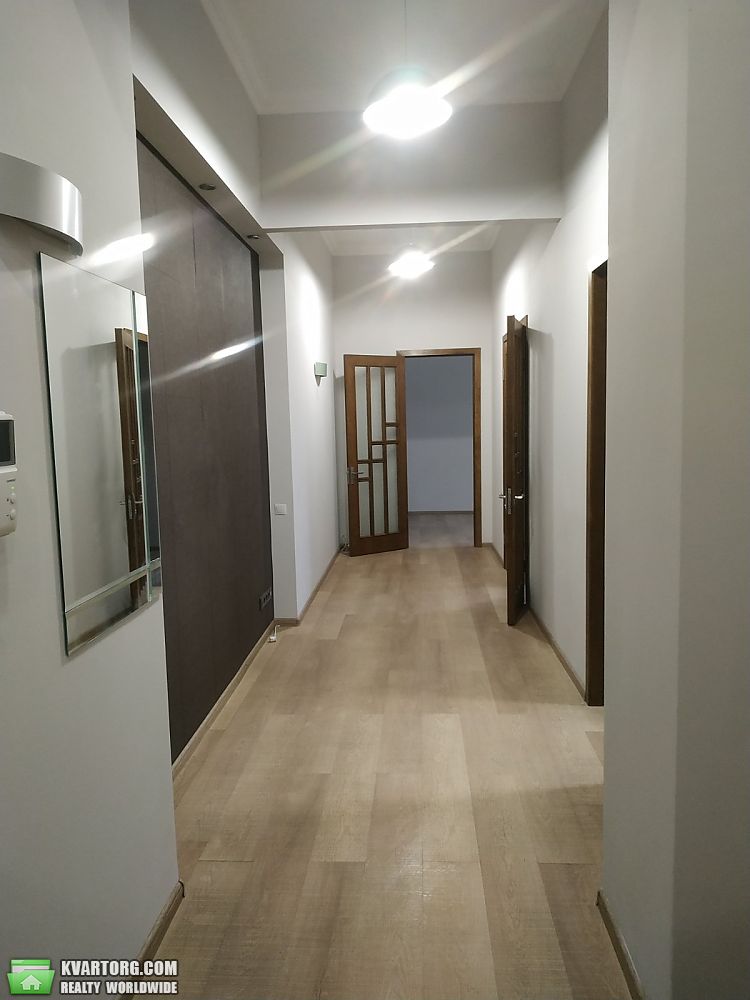Rent out office. Киев, Липська — photo 1