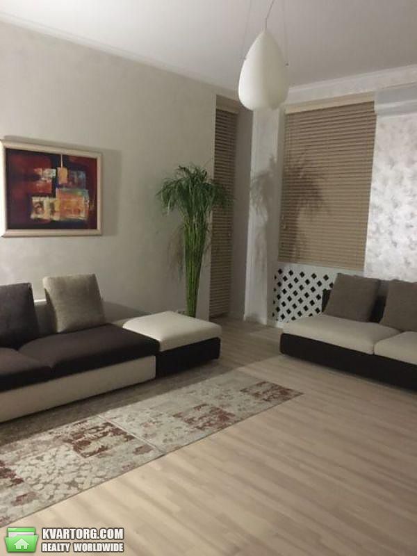 Rent out 2-room apartment. Киев,  Институтская — photo 1