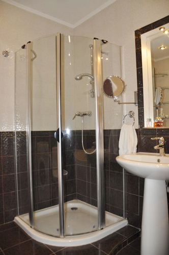 Rent out 3-room apartment. Киев,  Никольско-Ботаническая — photo 9