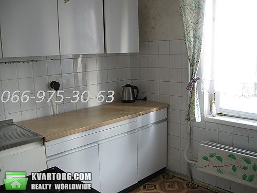 Rent out 2-room apartment. Киев,  Прилужная — photo 1