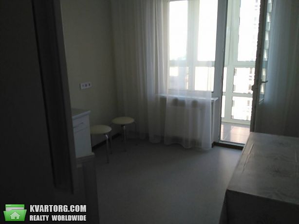 Rent out 2-room apartment. Киев, Русово — photo 3