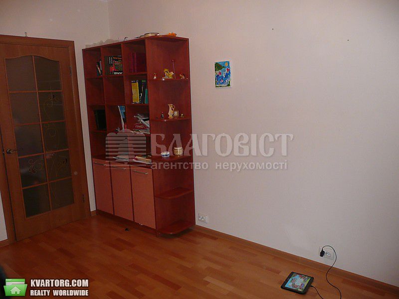 Rent out 2-room apartment. Киев,  Урловская — photo 3