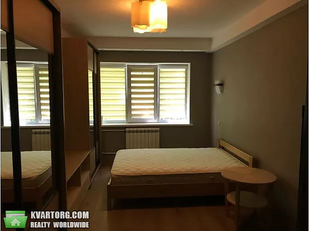 Rent out 2-room apartment. Киев,  Волгоградская — photo 1