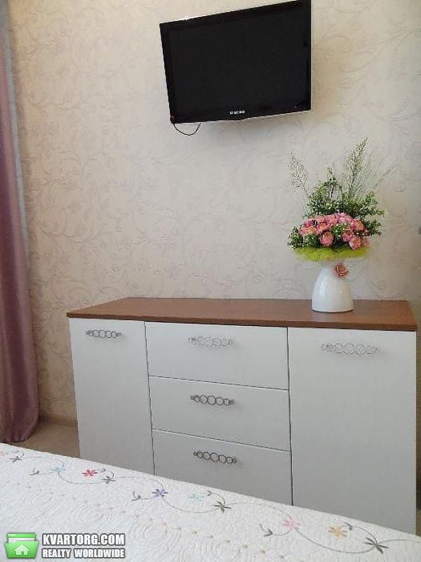 Rent out 2-room apartment. Киев,  Бажана — photo 8