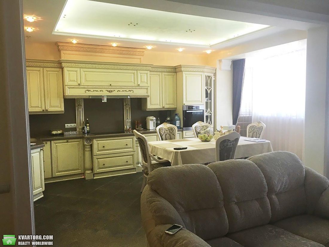 Rent out 4-room apartment. Киев,  Ковпака — photo 9