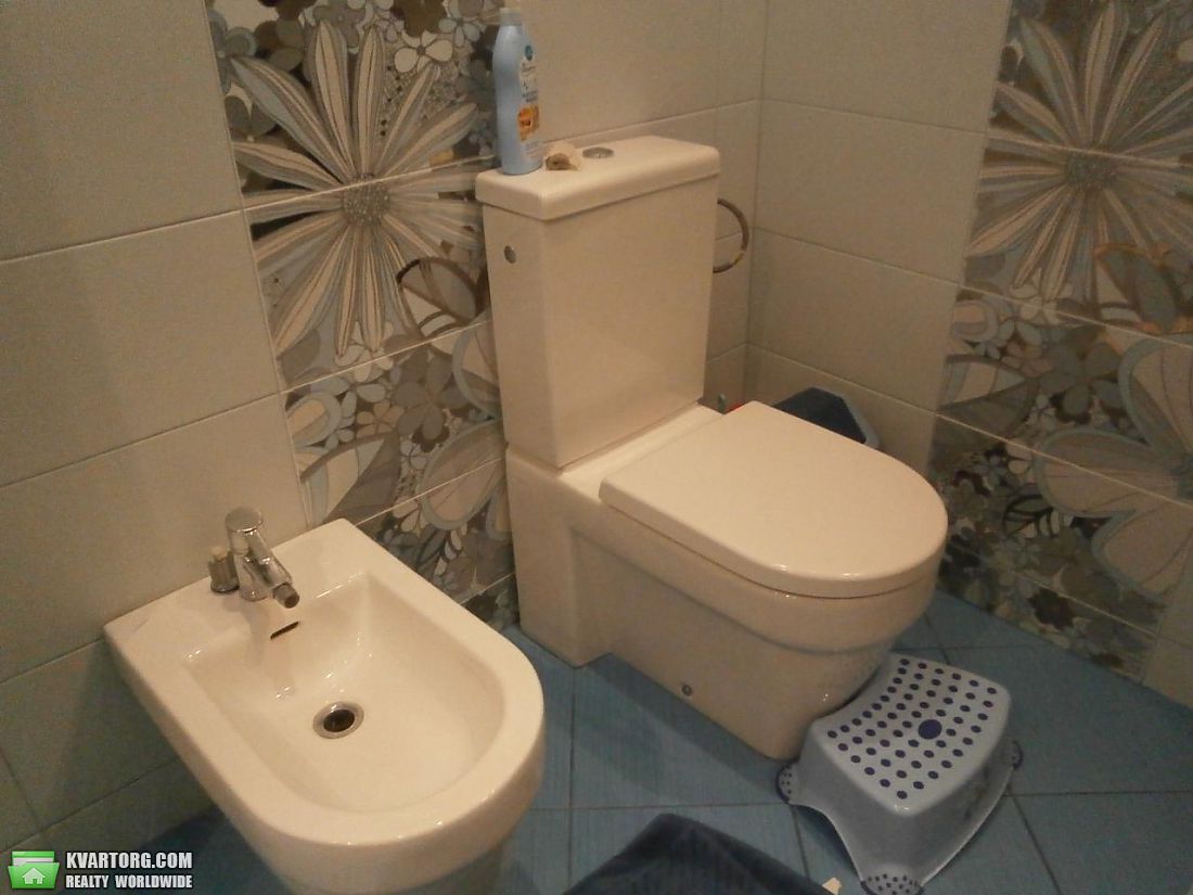 Rent out 3-room apartment. Киев,  Днепровская наб — photo 10