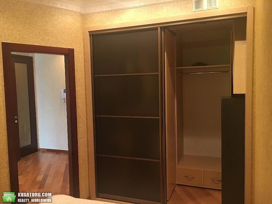 Rent out 2-room apartment. Киев,  Жилянская — photo 3