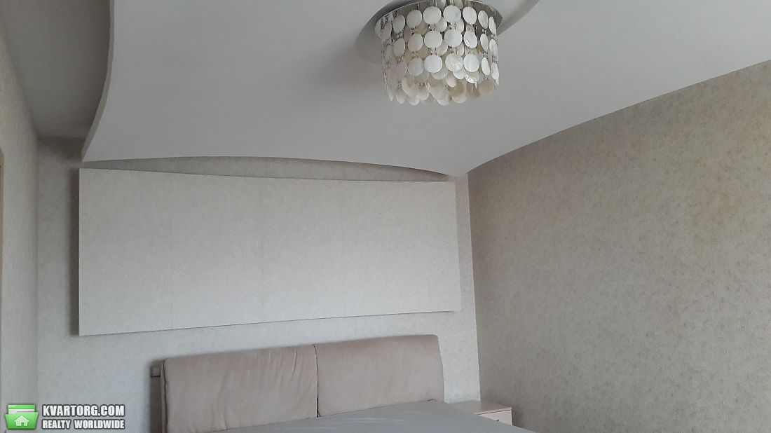 Rent out 2-room apartment. Киев, Срибнокильская ул. — photo 6