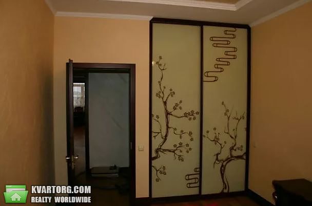 Rent out 3-room apartment. Киев,  Щорса — photo 1