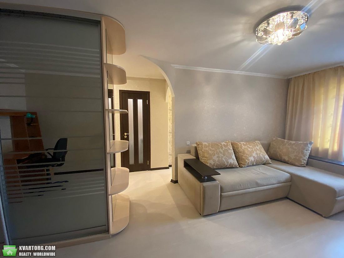 Rent out 1-room apartment. Днепропетровск, Фестивальный пер — photo 1