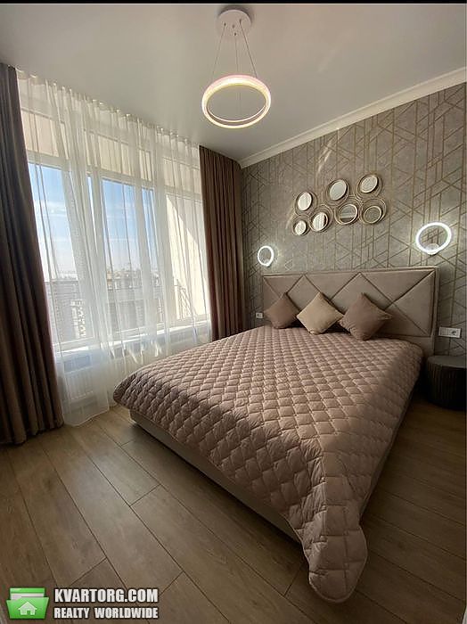 Rent out 1-room apartment. Киев, Предславинская — photo 1