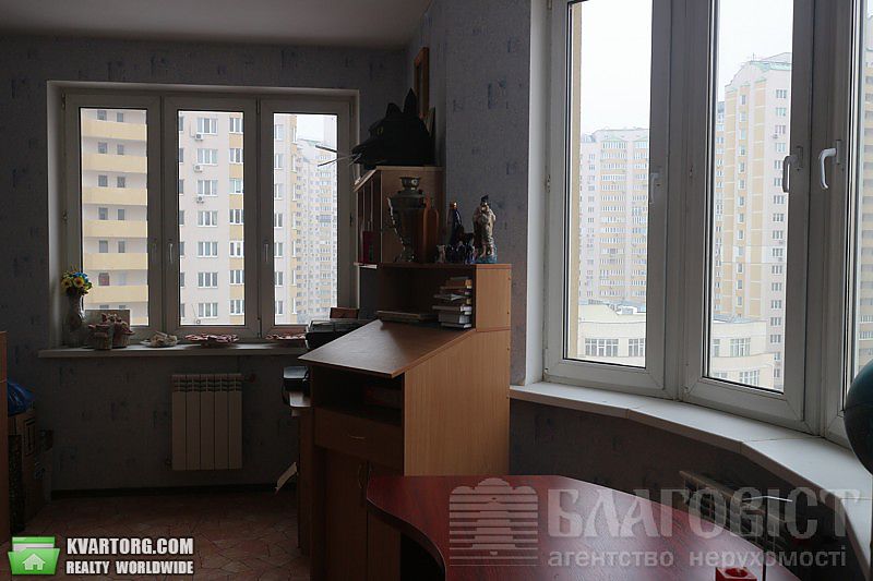 Sell 4-room apartment. Киев,  Днепровская наб — photo 2