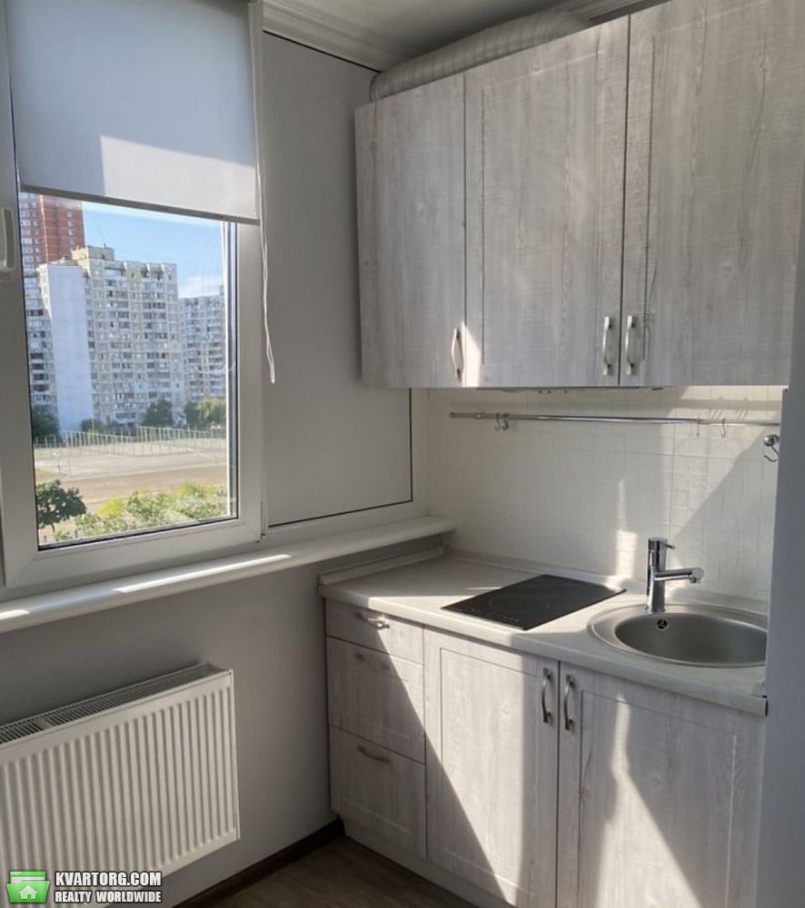 Rent out 2-room apartment. Киев,  Ревуцкого — photo 4