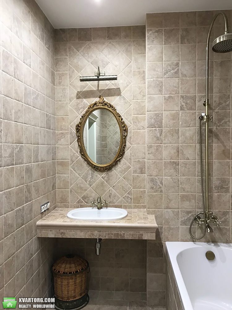 Rent out 2-room apartment. Киев, Дегтярная — photo 10