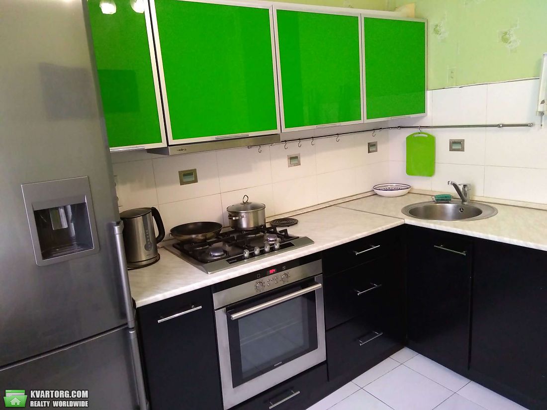 Rent out 2-room apartment. Киев, Боткина ул. — photo 2