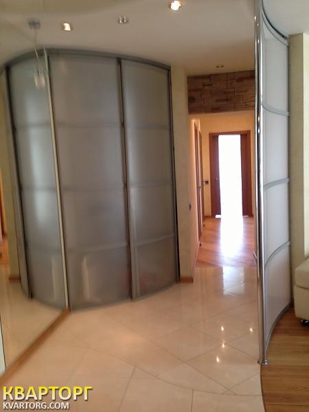 Rent out 3-room apartment. Киев,  Ломоносова — photo 1