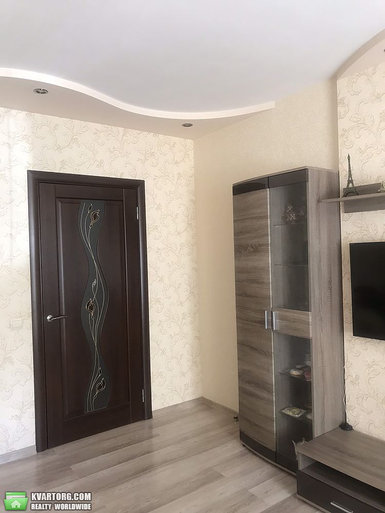 Rent out 2-room apartment. Киев, Олевская — photo 8