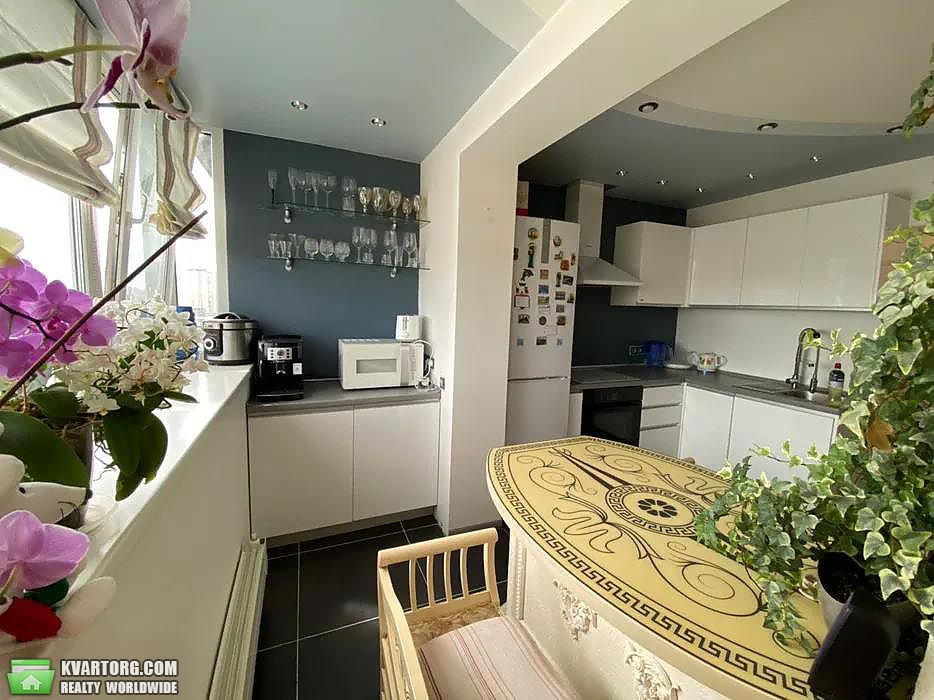 Sell 2-room apartment. Киев,  Героев Днепра — photo 1