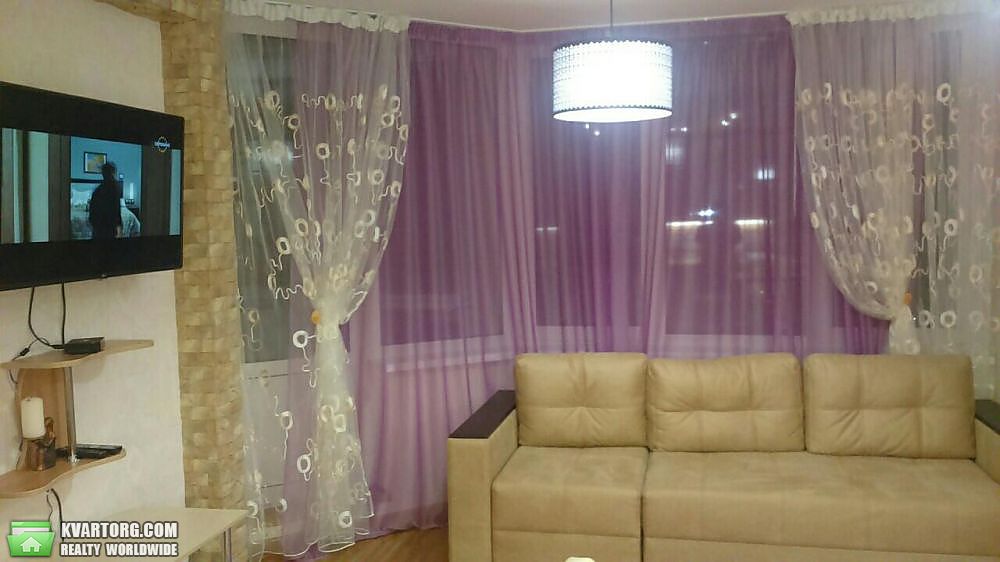 Rent out 2-room apartment. Киев,  Верховинная — photo 3